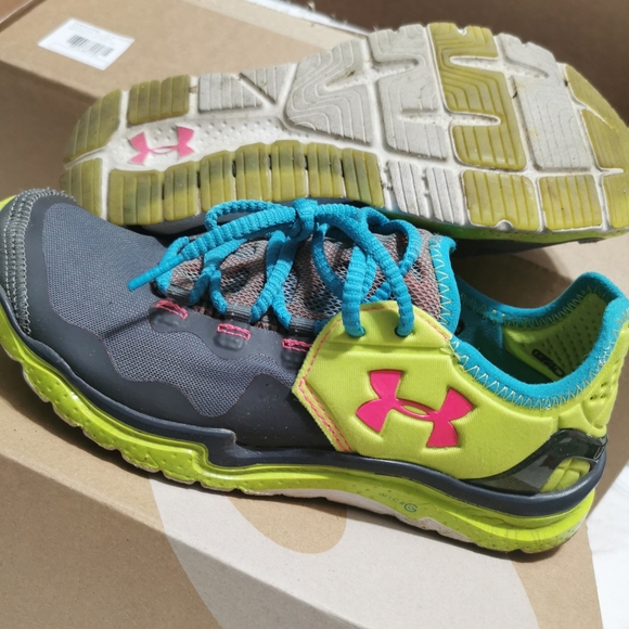 Running shoes - Picture 3 of 3